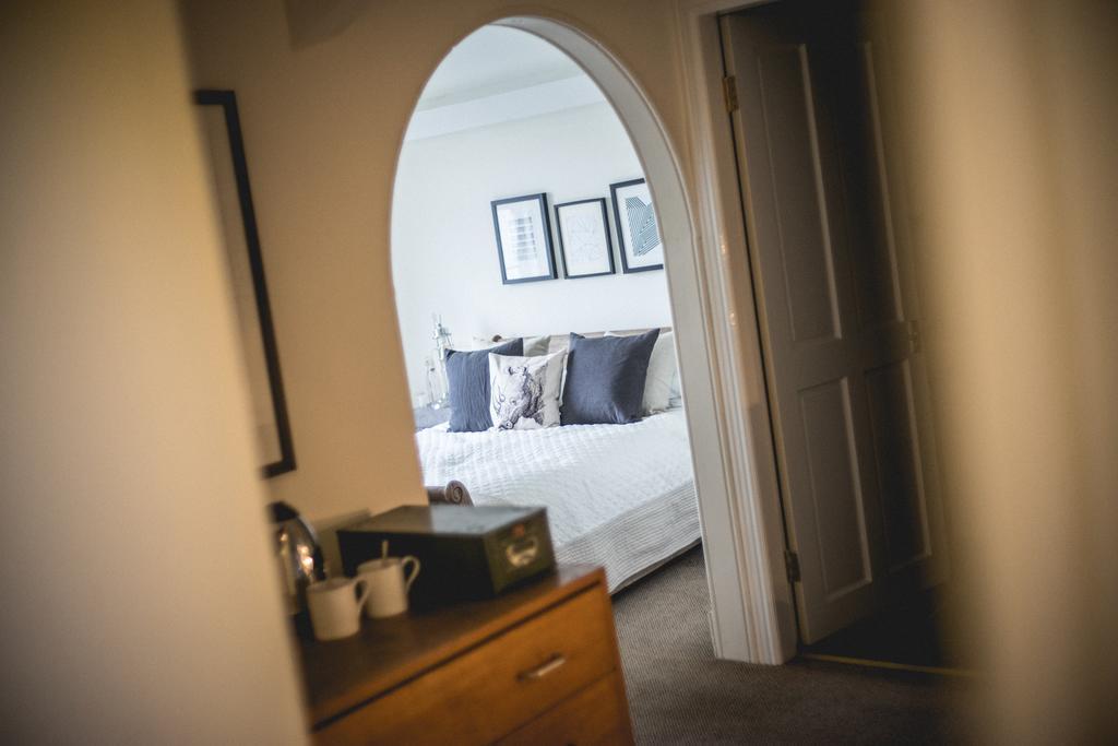 Coed Mawr Hall Bed & Breakfast Rowen Exterior photo